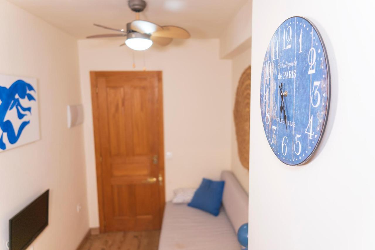 Studio In City Center Next To The Beach Малага Экстерьер фото