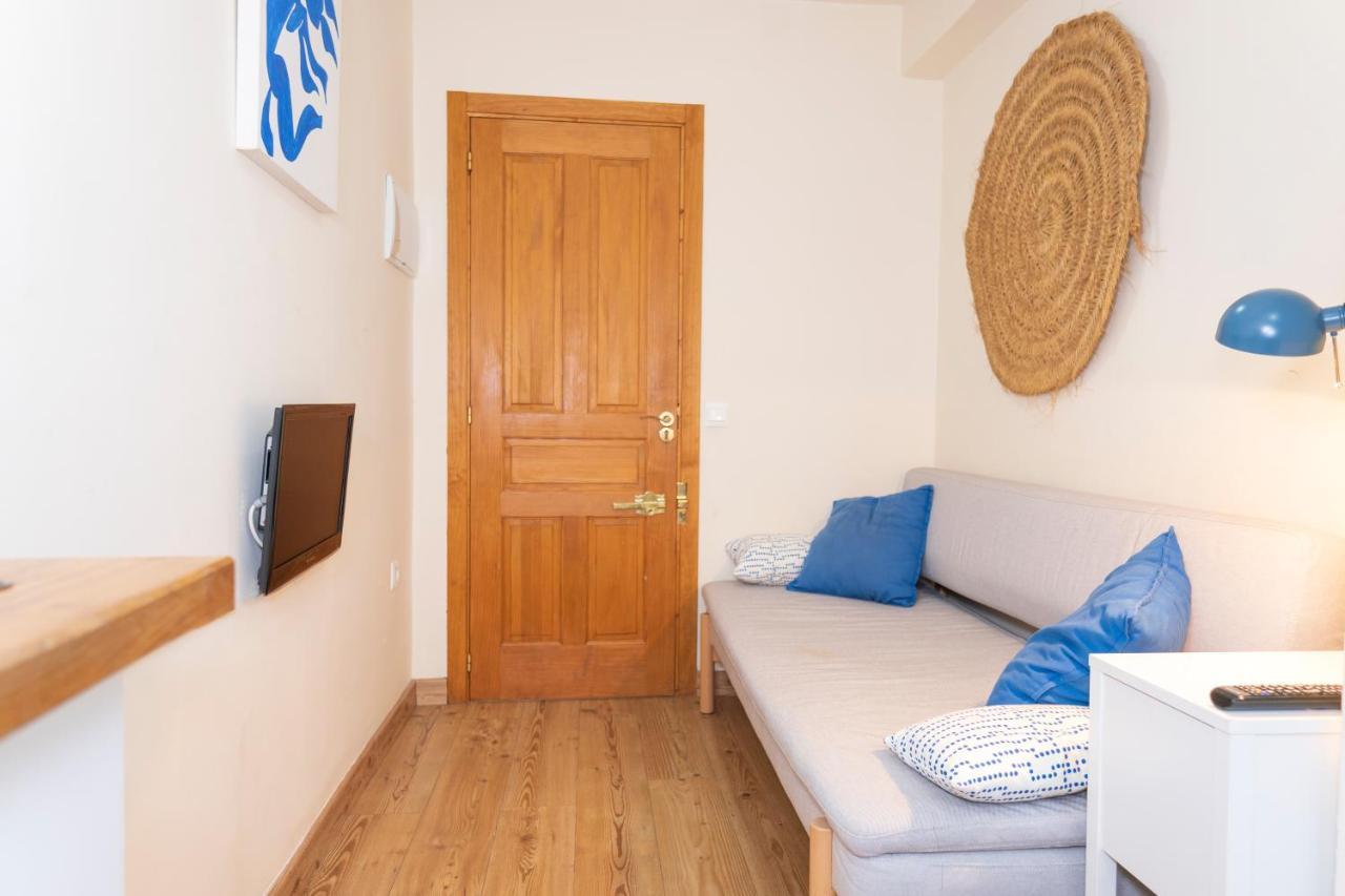 Studio In City Center Next To The Beach Малага Экстерьер фото